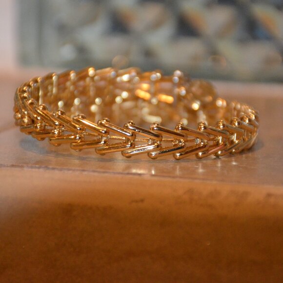 Alex and Ani Gold tone Link bracelet - Picture 2 of 4